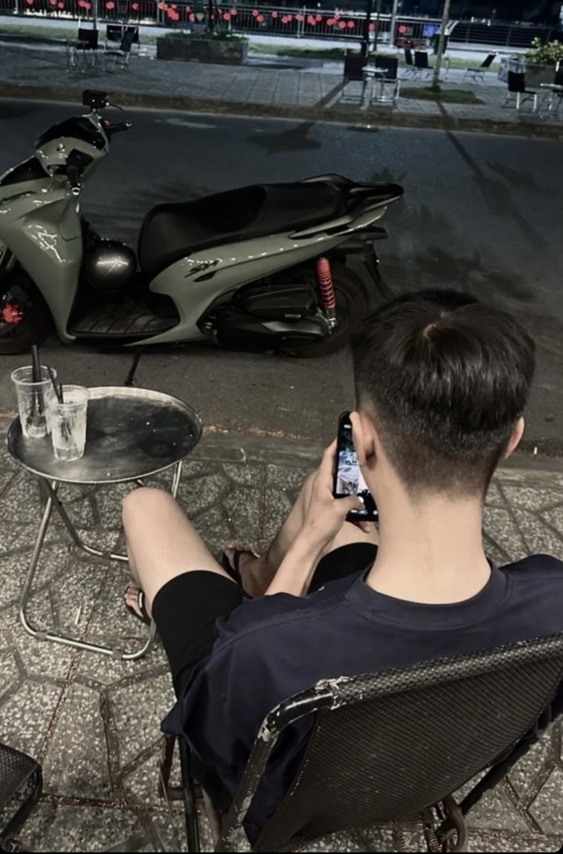 Hoàng Nam tweet media