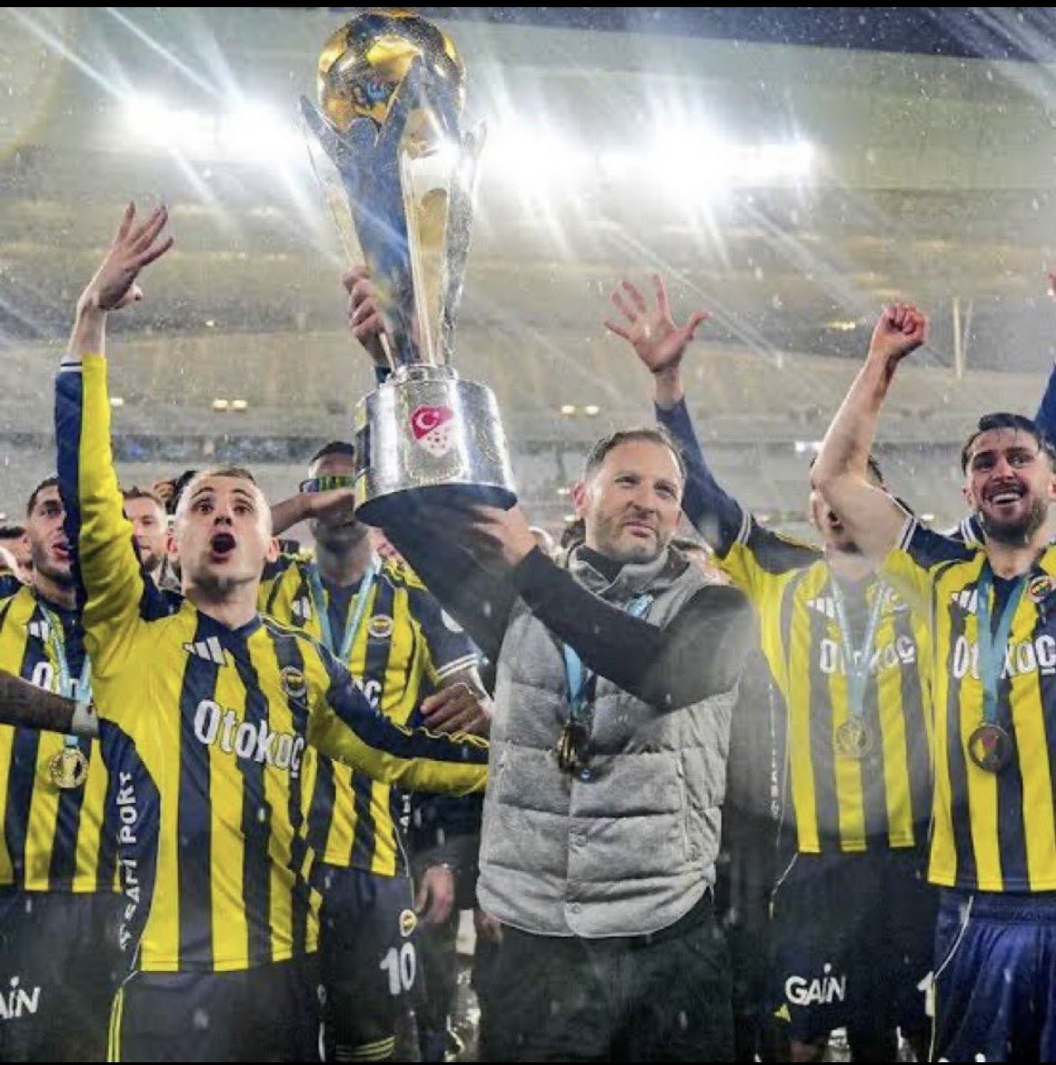 _serhat_ozdmr's tweet photo. EYVALLAH HOCAM @tedescoyuz #tedesco https://t.co/UGi5fQ3mGC