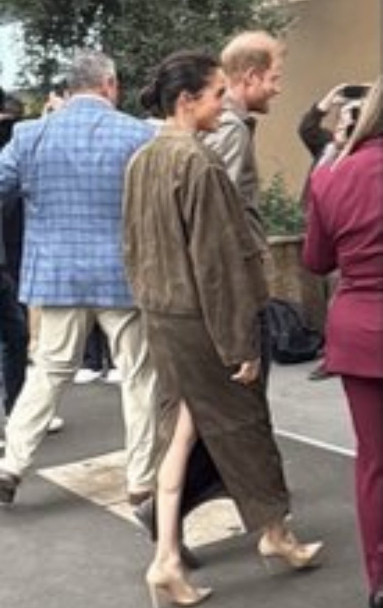 milkbone71's tweet image. She was never IN FASHION…in any sense of the word.  Gtfoh with this nonsense.   #blacklisted #welldeserved #moretocome