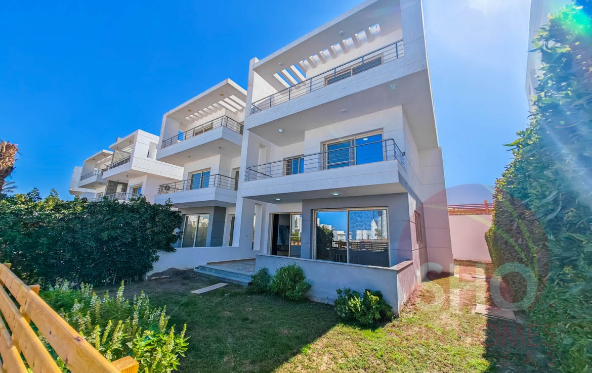 sunhome's tweet photo. Hot Property: 4 Bedroom Luxury Villa for sale on Sky Star Villas near Sahl Hasheesh, Hurghada, Egypt
💷 Price: GBP 395,000 ( EUR 456,150 | USD 534,650 )

🔗 https://t.co/Ndxaetst0o https://t.co/hlF7pVHd3O