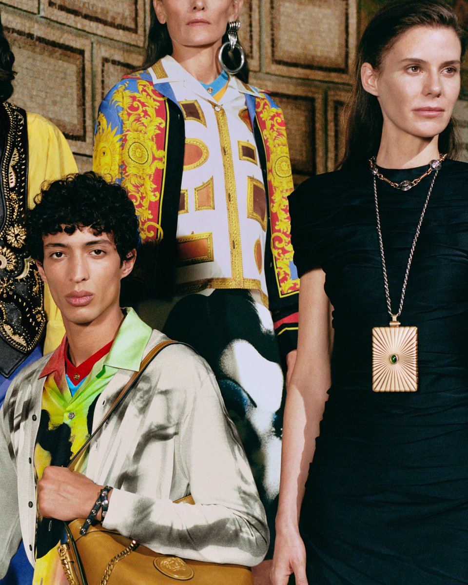 VERSACE tweet media