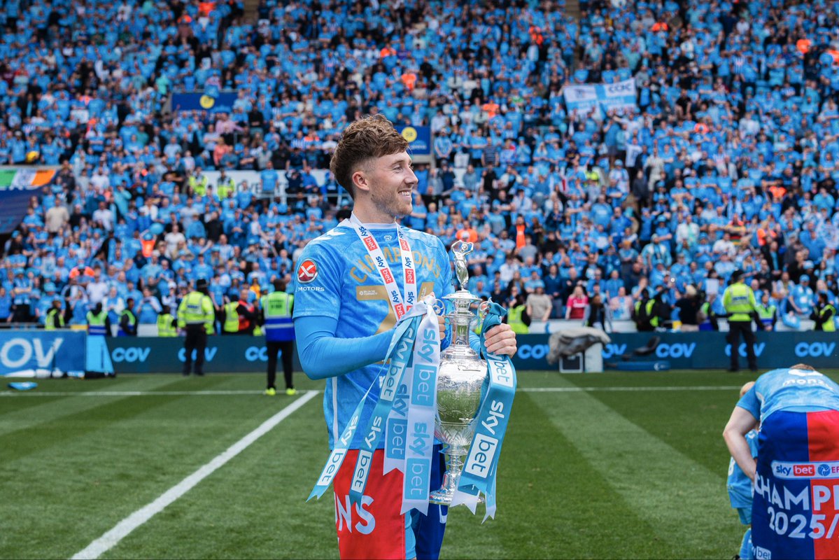 13 year old me, dreamt of it
26 year old me, lived and loved it
It dont get much better than this 🩵