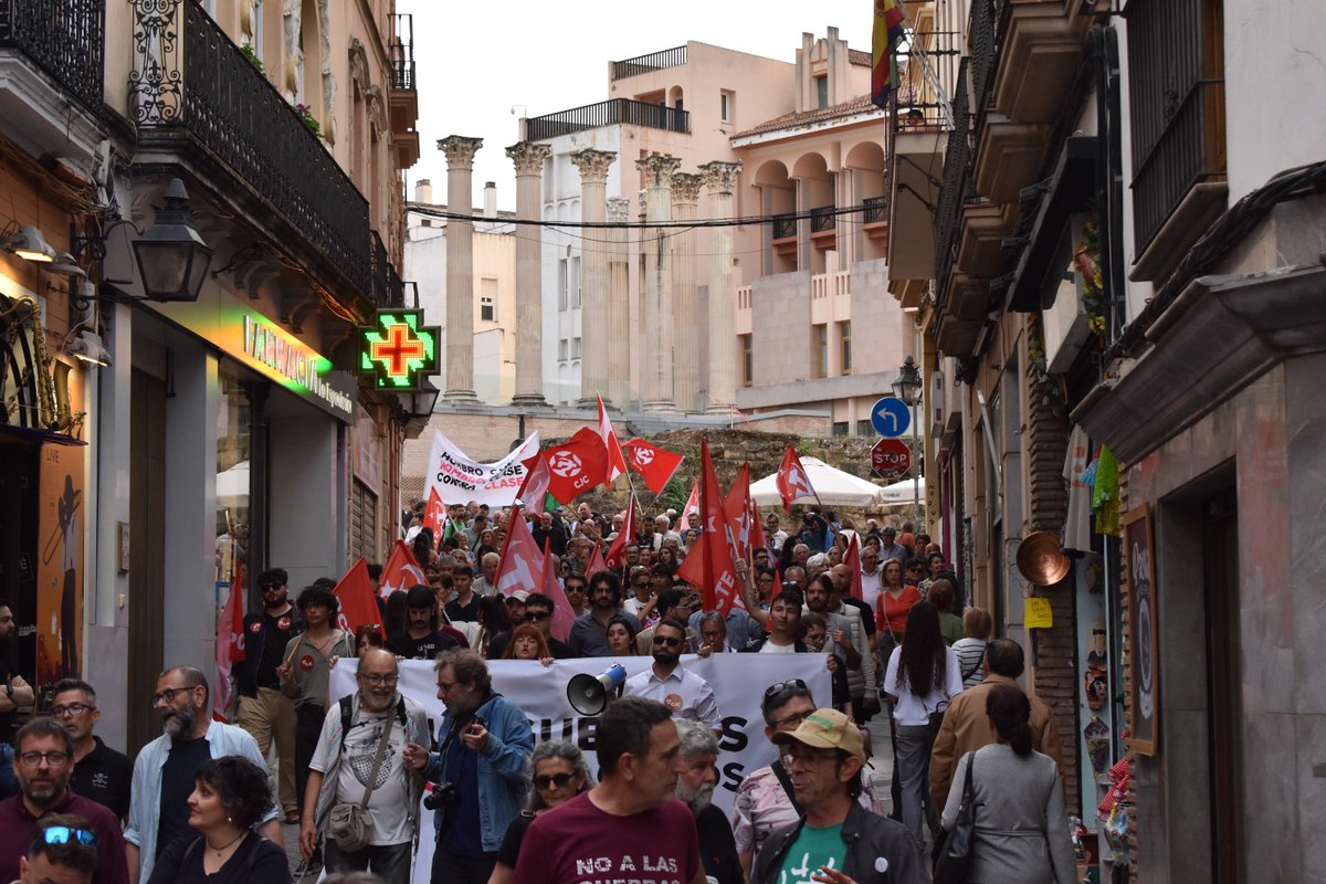 Este es el único camino para hacer frente al auge belicista: el camino de la oposición obrera.
Este primero de mayo levantaremos de nuevo las banderas rojas para decir alto y claro que no pagaremos sus guerras.