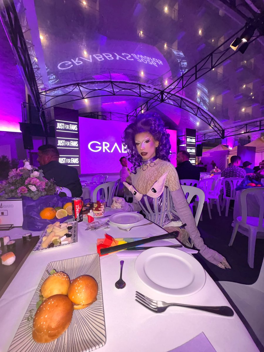 𝐄𝐄𝐕𝐄𝐄 DRAG🩷 D Mujer🧚 tweet media