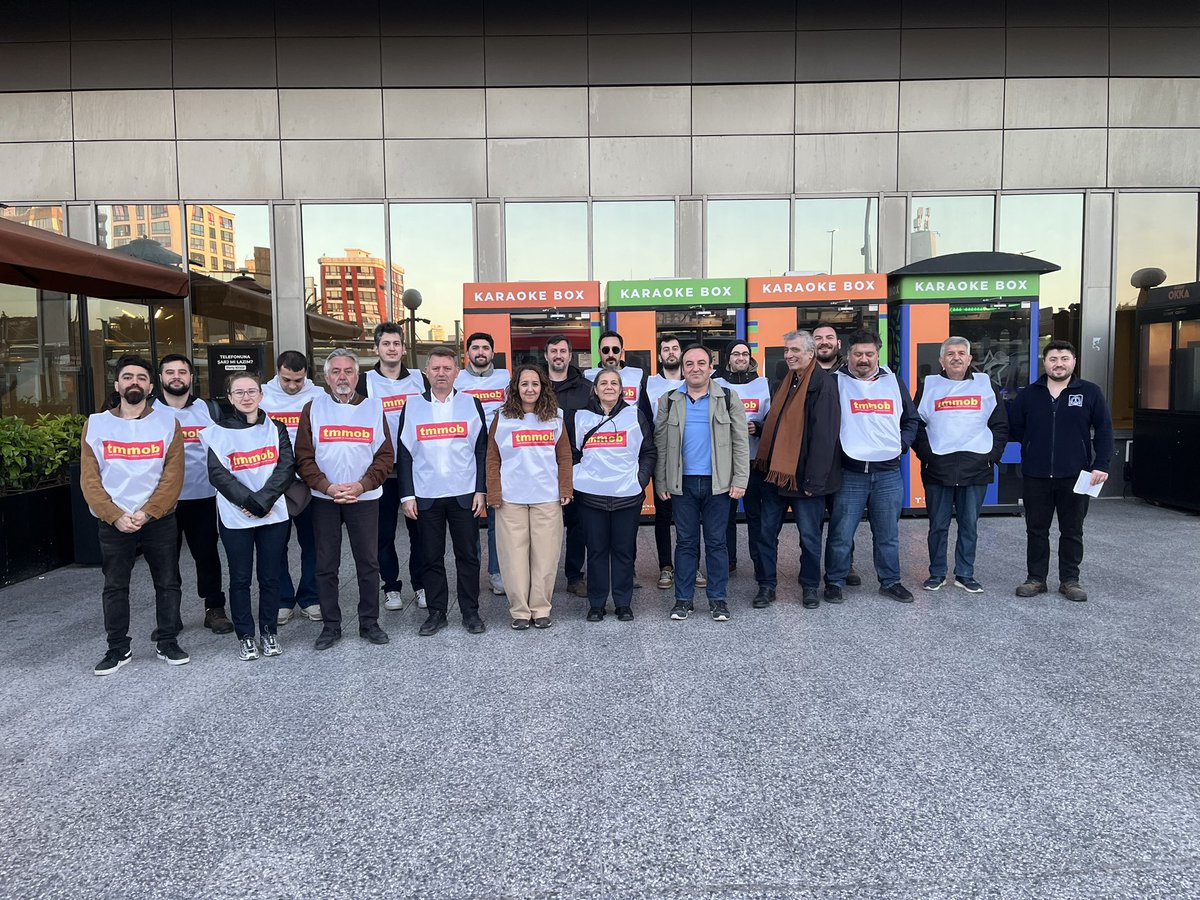 tmmobist's tweet photo. 📢İstanbul’un 4 noktasında 1 Mayıs çağrımızı gerçekleştirdik.

Emek ve Bilim ile Kurulacak Yeni Bir Türkiye için Birleşelim, Değiştirelim!

📍 Toplanma: Haydarpaşa Numune Hastanesi Önü - 10.00

📍Miting: Kadıköy İskele Meydanı - 12.00

Yaşasın #1Mayıs https://t.co/uW4pRIA7ul