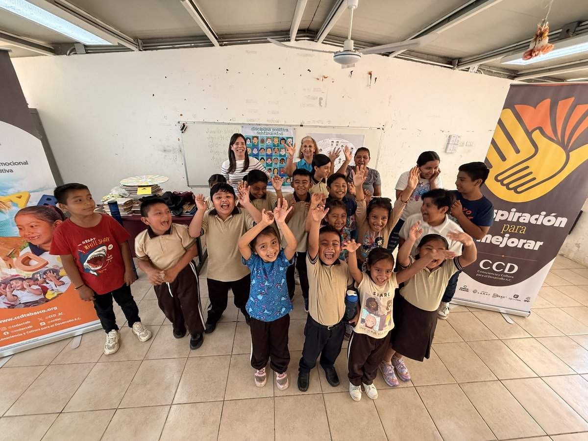 CCD_AC_'s tweet photo. Enseñarle a un niño a identificar sus emociones es darle una herramienta para toda la vida.
Hoy en la primaria indígena Francisco J. Santamaría. 

Inspiración para mejorar 🕊️ https://t.co/rqjE1EQ8Gk
