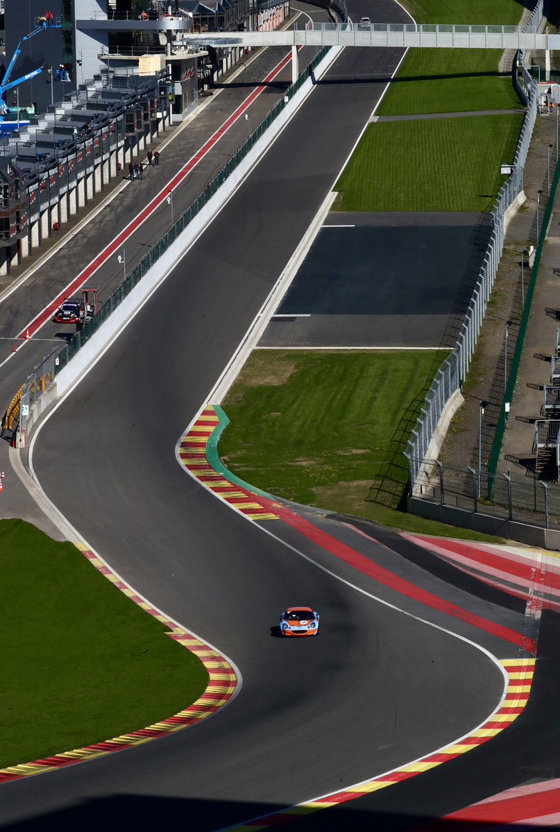 susiebear78's tweet image. My little Elise enjoying a race weekend with CSCC @circuitspa 🧡💙🧡🇧🇪🏁photos thanks to MVG Photographic #lotus #spa #elise #modernclassics #girlracer #76