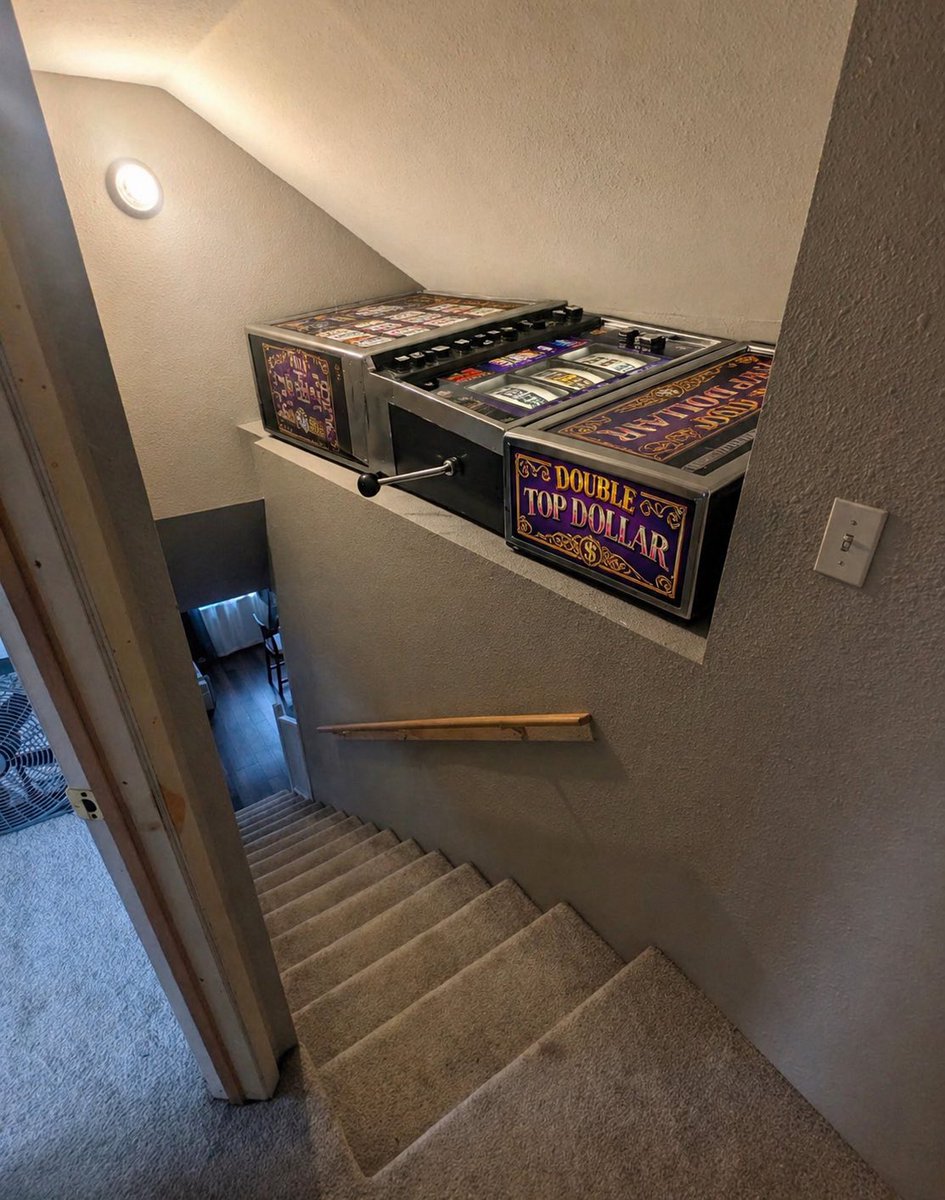 🇨🇦 Degen Jennie and Me Vegas Vlogs 🇨🇦 (@dejennie_and_me) on Twitter photo 