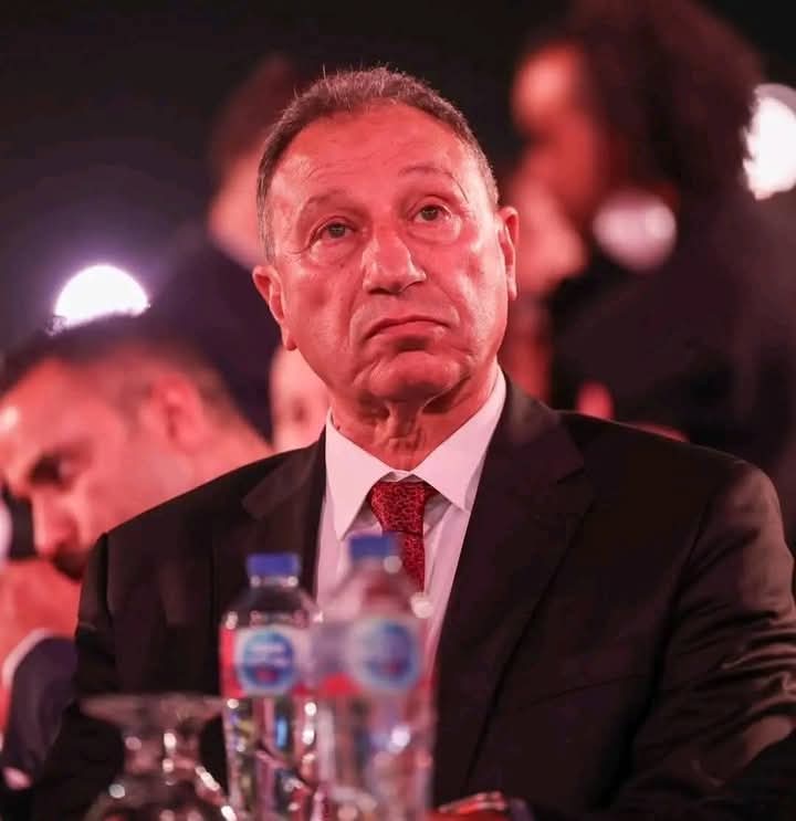 ELIWAELIWA74's tweet photo. فشل في ملف الصفقات بكل تفاصيلها و غباء في الاختيار وصفقات سبوبة ومصالح ، رايح تجيب صفقات كيدية وبوظت اوضة اللبس بلاعب جايبه مديله مرتب خيالي وبتركبه على باقي نجوم الفريق وبوظت اوضة اللبس 
فشل و انبطاح وانت راجع تتعامل مع المصري علشان تجيب لاعب فاشل ملوش لازمة
#الخطيب_ضيع_الأهلي https://t.co/GUWyN2gkTw