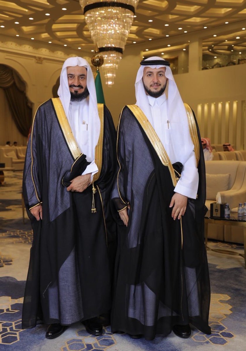 Almogrenfamily's tweet photo. تبارك أسرة المقرن لأبناء ابن العم عبدالله بن محمد بن عبدالله رحمه الله زواج أخيهم محمد بن عبدالله على كريمة الشيخ : عبدالله بن محمد الأحيدب
بارك الله لهما وبارك عليهما وجمع بينهما بخير . https://t.co/3HRRNhBZS3