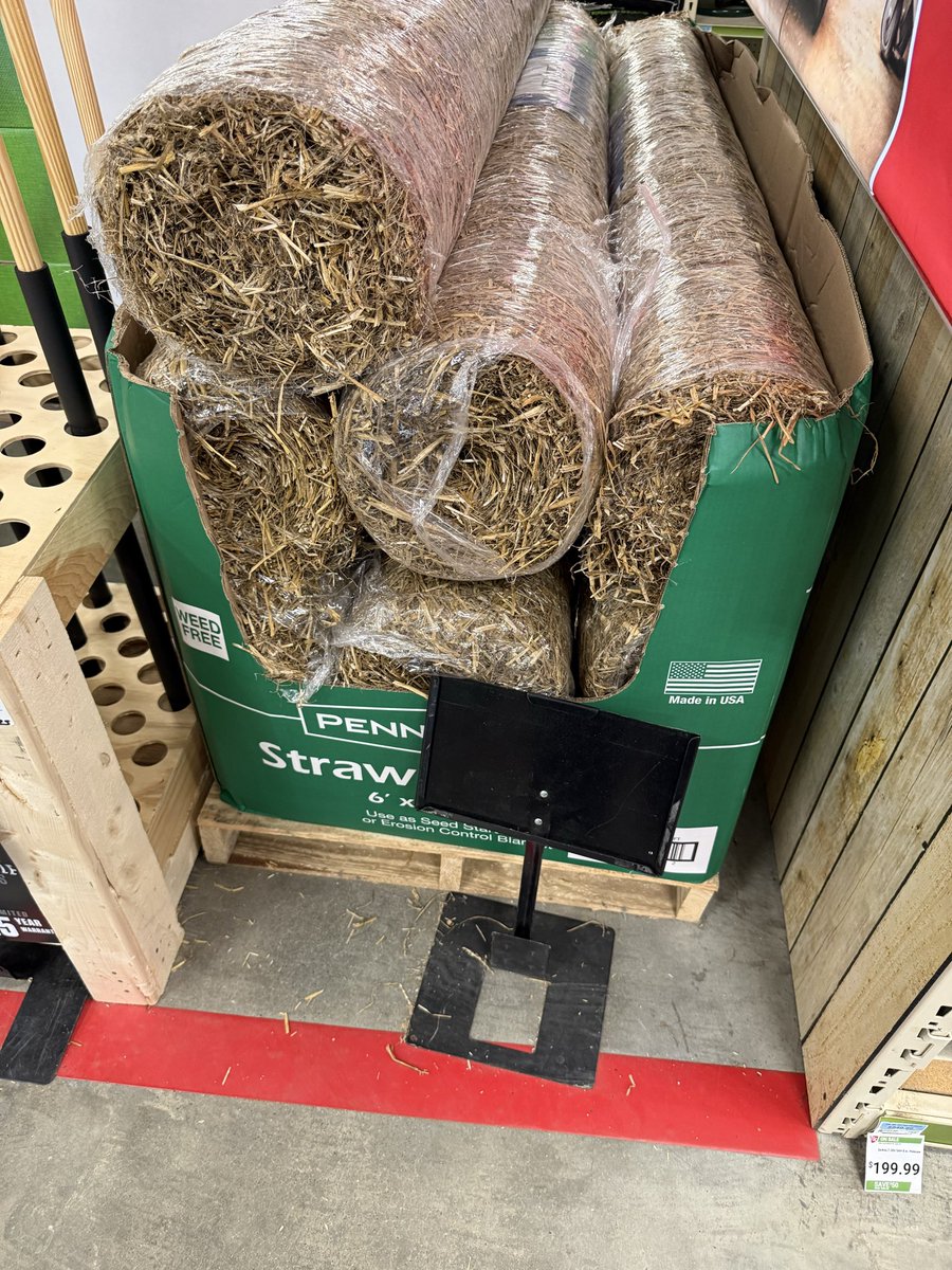 KenRobbins's tweet image. @TractorSupply I wanted to buy wheat straw for grass seed from you.

But the items didn’t have prices and no one was easily available to help.

#basics