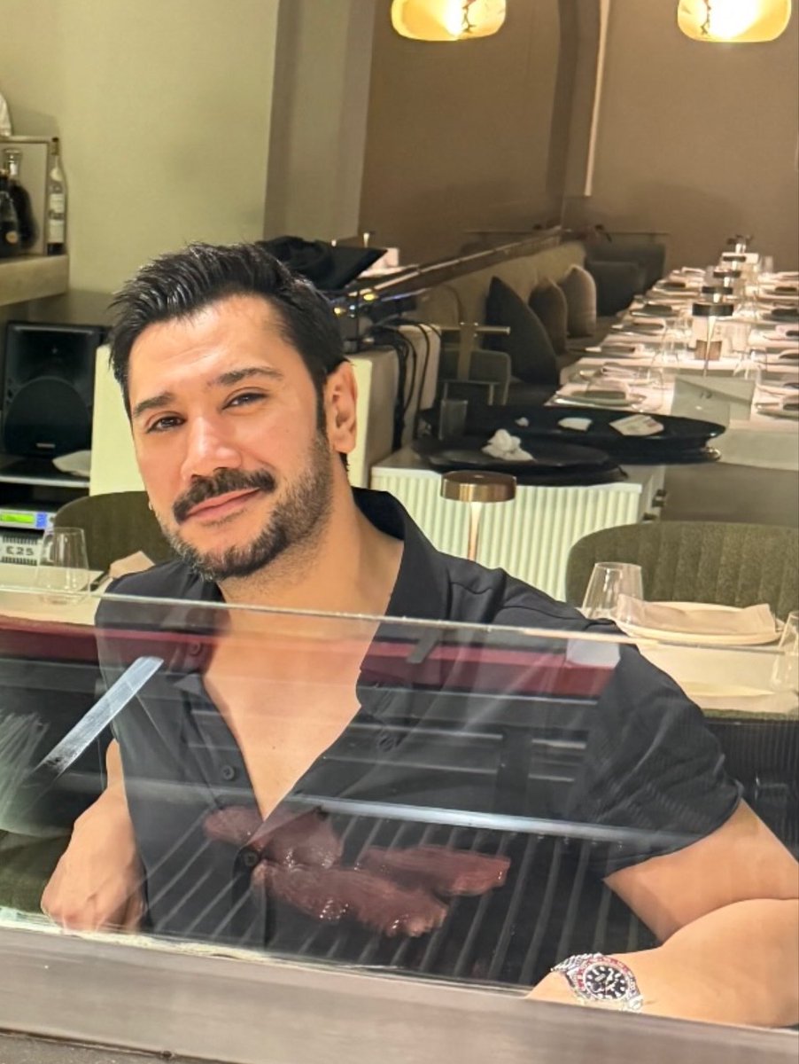 theadiguzell's tweet photo. aaa ugurnescim gömlek sezonunu acmıs masallah canım 😁 https://t.co/tWSubHLmqN