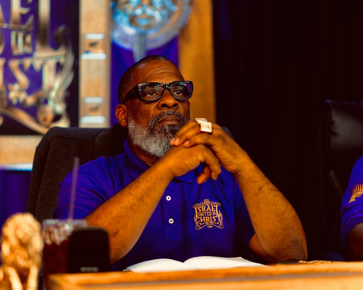 iuicalbanyny's tweet image. Bishop Kani touched down at HQ last weekend. It has been proven that when we work together we grow together #NationBuilding #Unity #SabbathDay