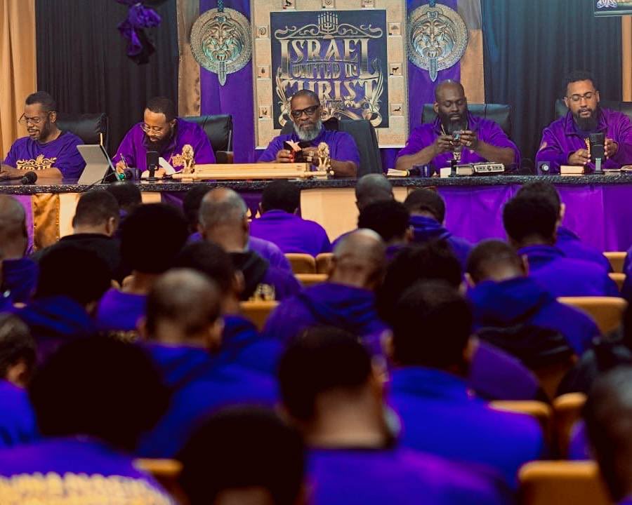 iuicalbanyny's tweet image. Bishop Kani touched down at HQ last weekend. It has been proven that when we work together we grow together #NationBuilding #Unity #SabbathDay