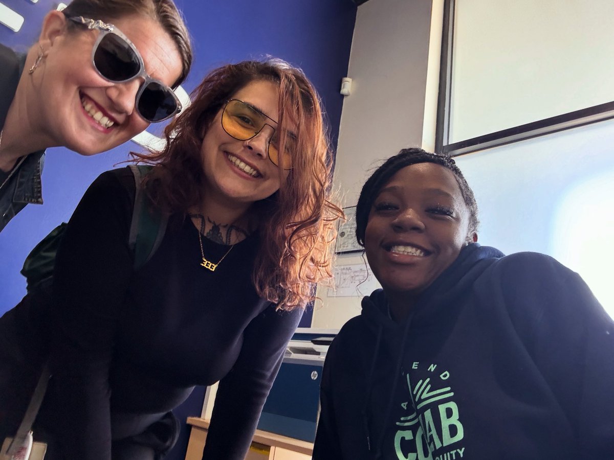 figuringitout34's tweet image. I’ve worked in the Cannabis industry for 2 years now.  It’s been  a journey, but I’d never ever change it! The largest lesson learned is: if you find your people HOLD onto them tight! #cannabis 

Girls run the world! 💨💨💨