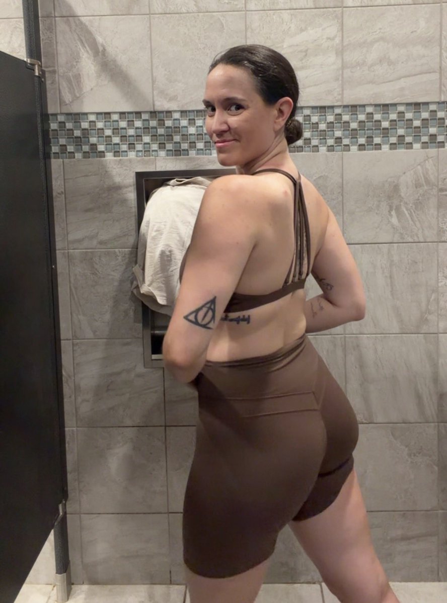 Nikki tweet media