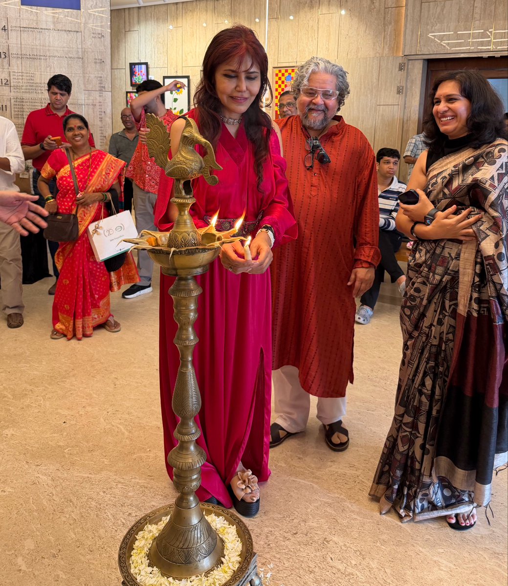 nishjamvwal's tweet image. Was honoured to be #GuestOfHonor at a showcase celebrating #Neurodiverse #Artists, alongside three friends I admire - iconic #filmmaker of #taarezameenpar 

An evening that quietly challenged the way we look at art — and perhaps at ourselves.