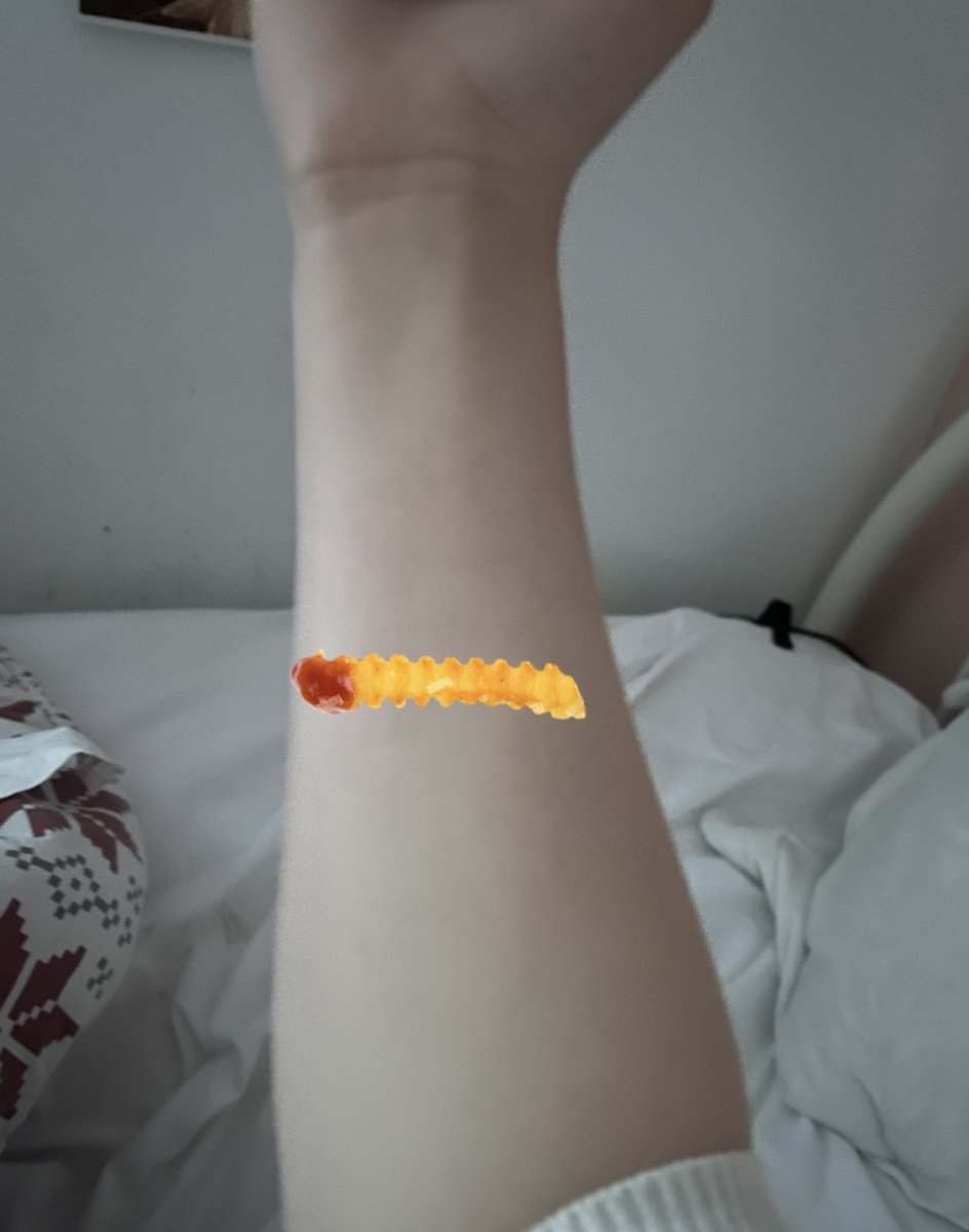 tori 🌈 tweet media