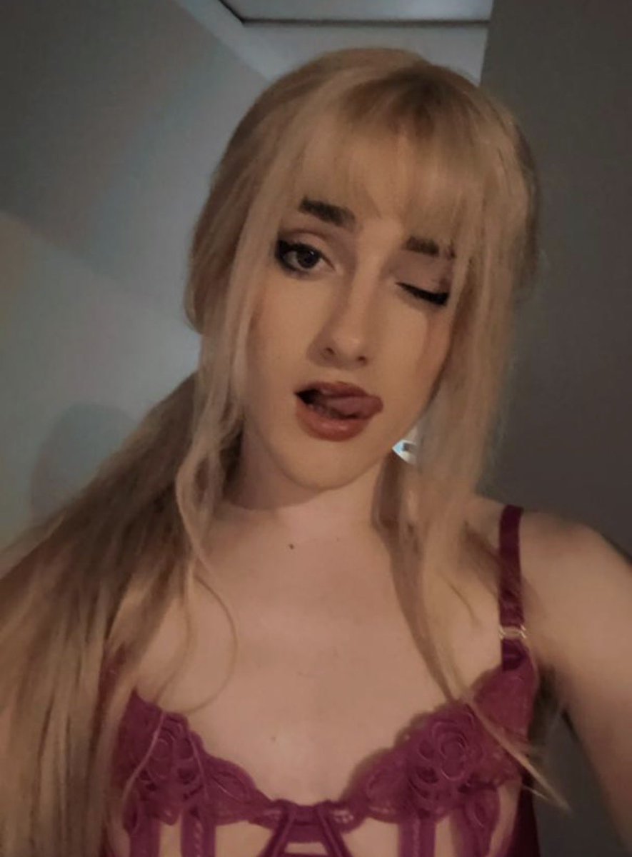 Sabrinama1h's tweet photo. MEN ONLY  

 What if I told you I'm trans in the middle of our date?🏳️‍⚧️ https://t.co/NJCUwkIkkr