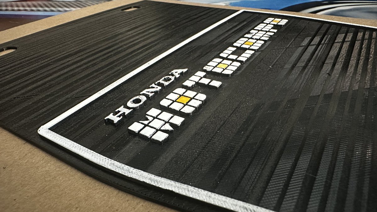 ono_threee's tweet photo. Result of a 3d printed Motocompo mudflap using TPU

it kinda has these cool looking stripes because of general 3d printing issues

Still flexible but feels more plastic than rubber, so I would say neoprene is better, but this isn’t a bad proof of concept https://t.co/IVaB6bEZzR