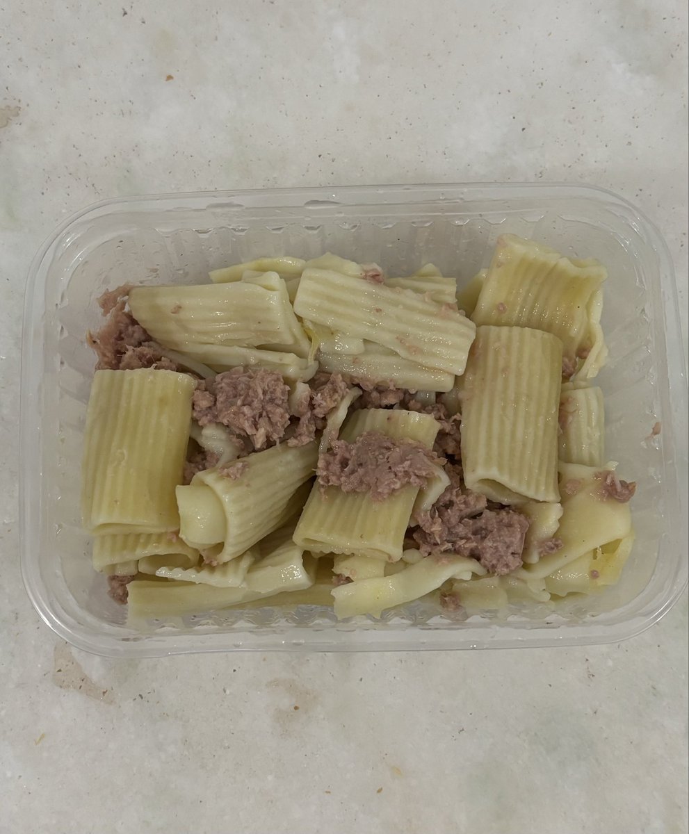 Bombomtpy's tweet image. Almoço 648kcal
13:10
Gnt mds eu n sei pq, mas o meu post d almoço foi pros rascunhos??(sai d casa numa correria e só tinha macarrão pronto p marmita🫩)
#ed #edtwt