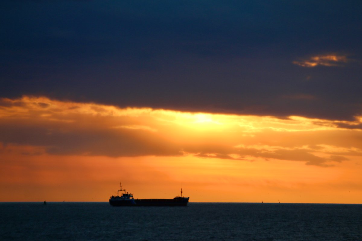 snapandgo222's tweet image. Brrrr, that was a cold evening at the beach, #sunsets #fishing #RAF #seascapes #ships