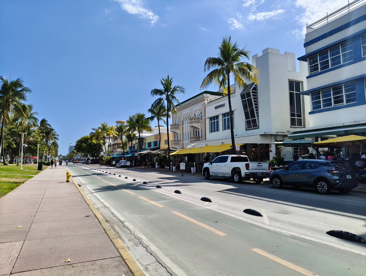 ExTake7's tweet image. グランドセフトオート　バイスシティの世界
#ARTDECO