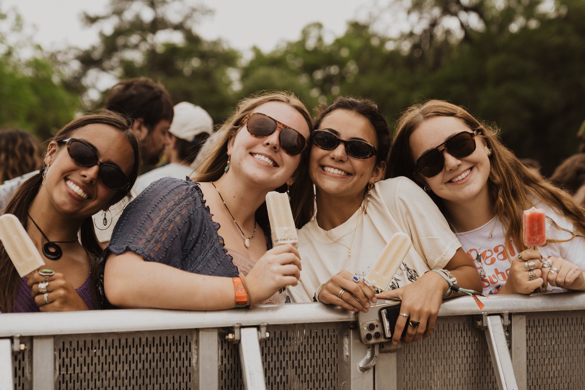 AtlasArtist's tweet photo. [festival recap] The final day of @highwaterfest brought @peachpitmusic, @Caamp, @hellswelles and much more to the riverfront! Check out all the photos: https://t.co/VfgxIdkGCg https://t.co/ruEcjfGPXu
