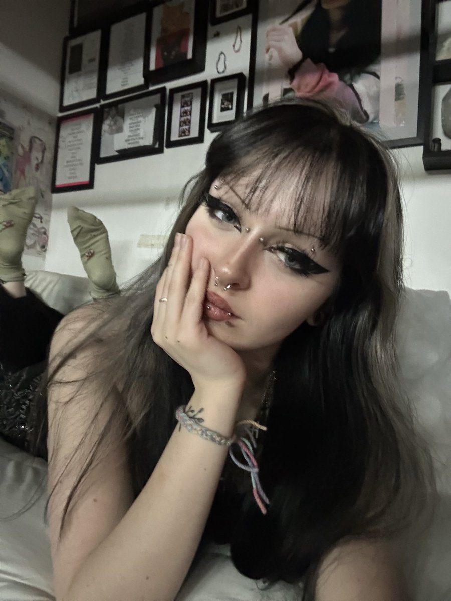 princess lia 🕷️ tweet media