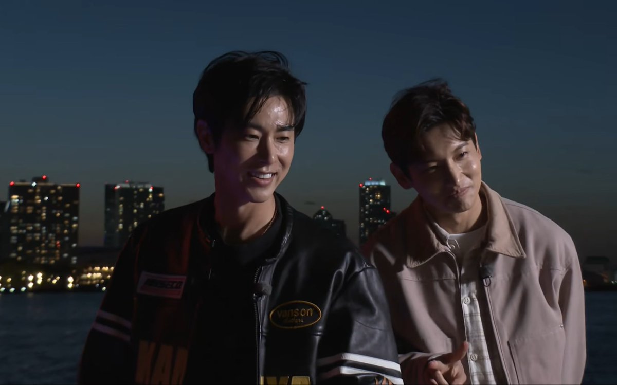-star semalam yunho &amp; changmin merayakan 21 tahun anniv debut TOHOSHINKI di 🇯🇵

Serius deh guys sekali seumur hidup kalian harus ngerasain perform live tvxq, takjub 🥺 -star
 x.com/i/status/20487…