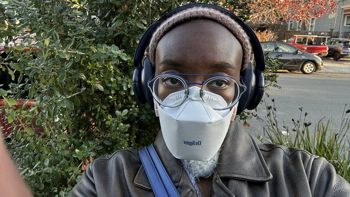 lay: pinned? what pinned? tweet media