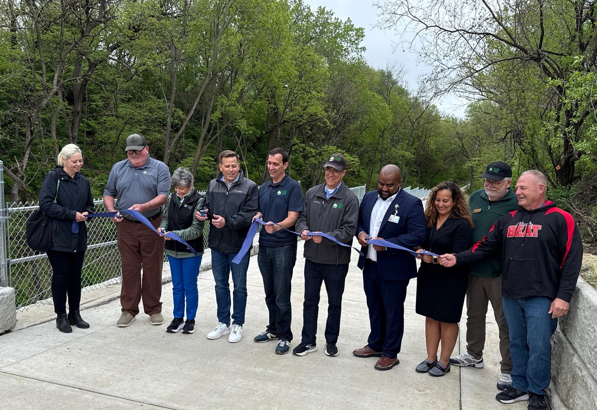 PapioNRD's tweet image. The Papio NRD, City of Omaha, &amp;amp; CHI Health Immanuel celebrated the grand opening of the Girard Trail Connection, a new 1/2-mile path near 72nd &amp;amp; Girard St. that increases recreation in North Omaha. 

Native wildflower seeds made their debut, too. 
 
 bit.ly/4d9p975