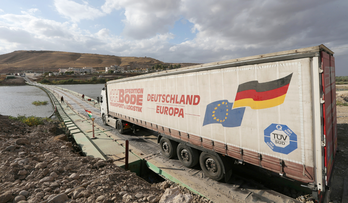 arabnews's tweet image. #SPOTLIGHT: As #StraitofHormuz closure by #Iran shuts energy lanes, could #Syria emerge as a potential land bridge linking #Iraq &amp;amp; the #Gulf to Europe? arab.news/mu2fj