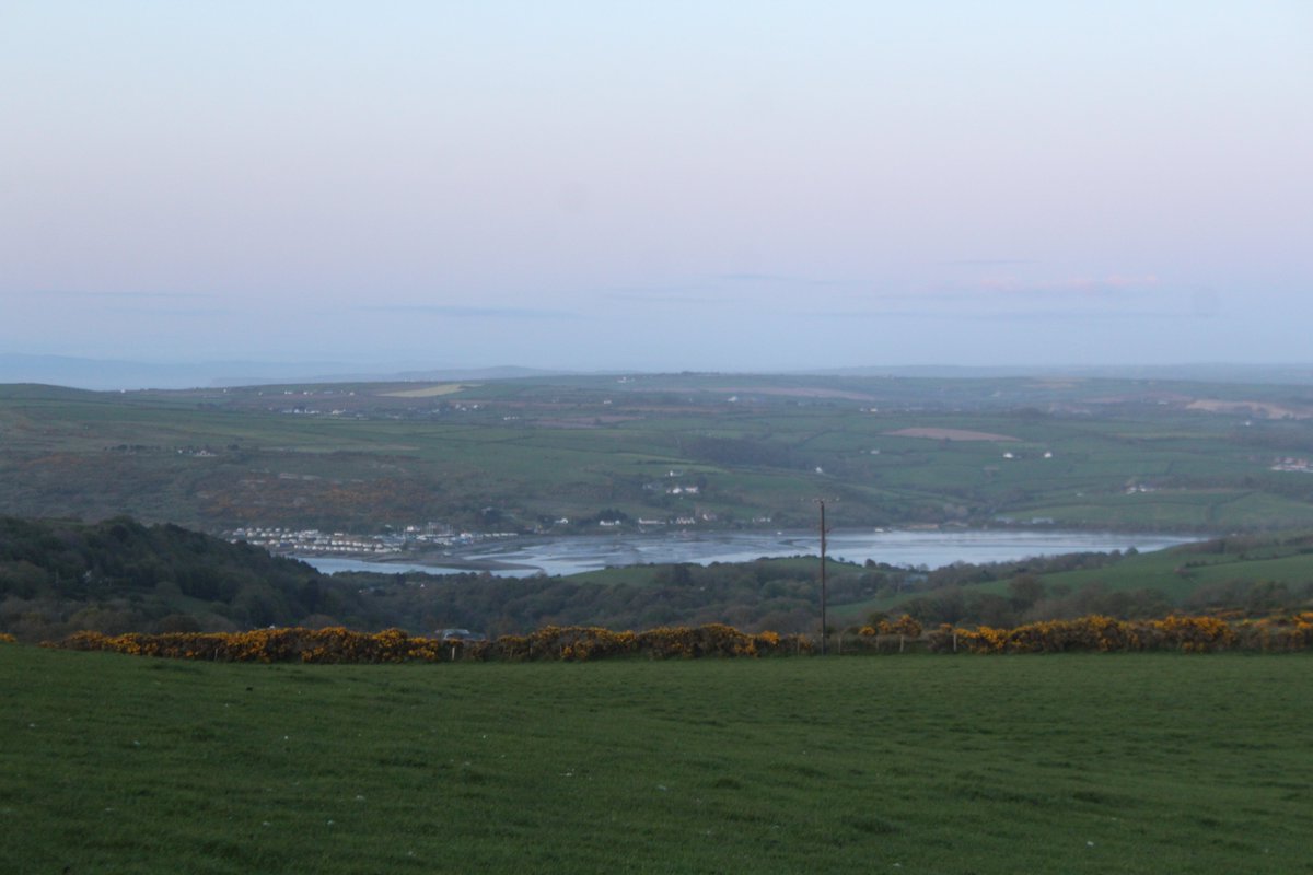 emlynevan's tweet photo. Last check on some sheep on #Bigni a #fieldwithaview #sunset Teifi #estuary Preseli #Mountains π΄σ §σ ’σ ·σ ¬σ ³σ Ώ https://t.co/IySztzXFok