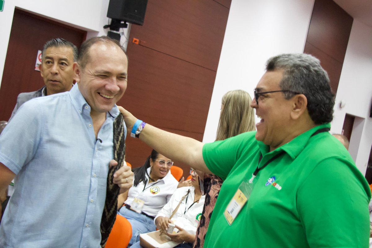 MintrabajoCol's tweet photo. 🇨🇴Desde #SantaMarta, el ministro @AntonioSanguino destacó el potencial de la transición energética para transformar el empleo en Colombia. Una apuesta que pone en el centro el trabajo digno y las oportunidades en los territorios. 🧵 https://t.co/xt7uwafvlZ