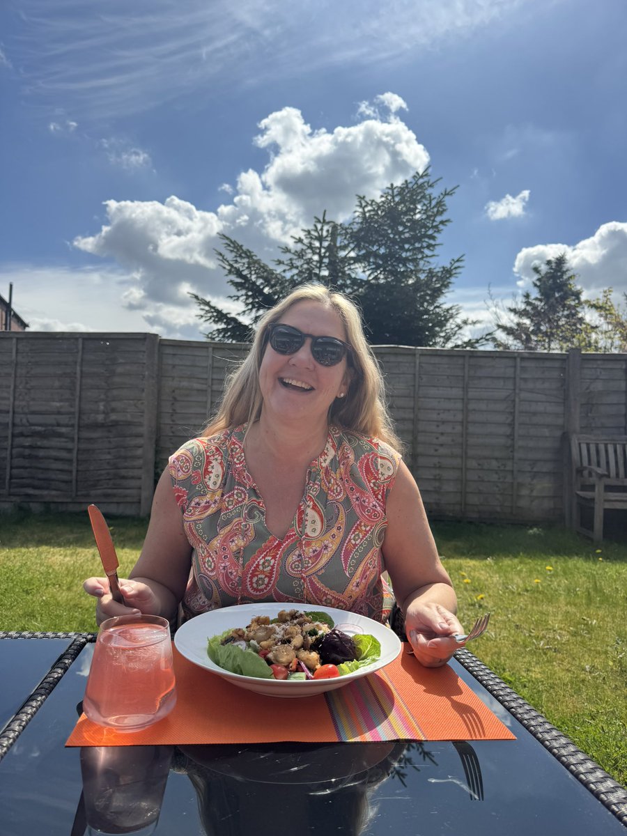 ottleyoconnor's tweet image. Coaching, connection &amp;amp; a bit of sweat…a day well spent!

Worked with a HT &amp;amp; DHT, then with a CEO &amp;amp; DofEd shaping HT support across their MAT

Voluntary coaching in Amsterdam as #HeForShe 

Gym &amp;amp; lunch in the sun☀️ 

Purpose, people, perspective.
#leadership #coaching #allyship