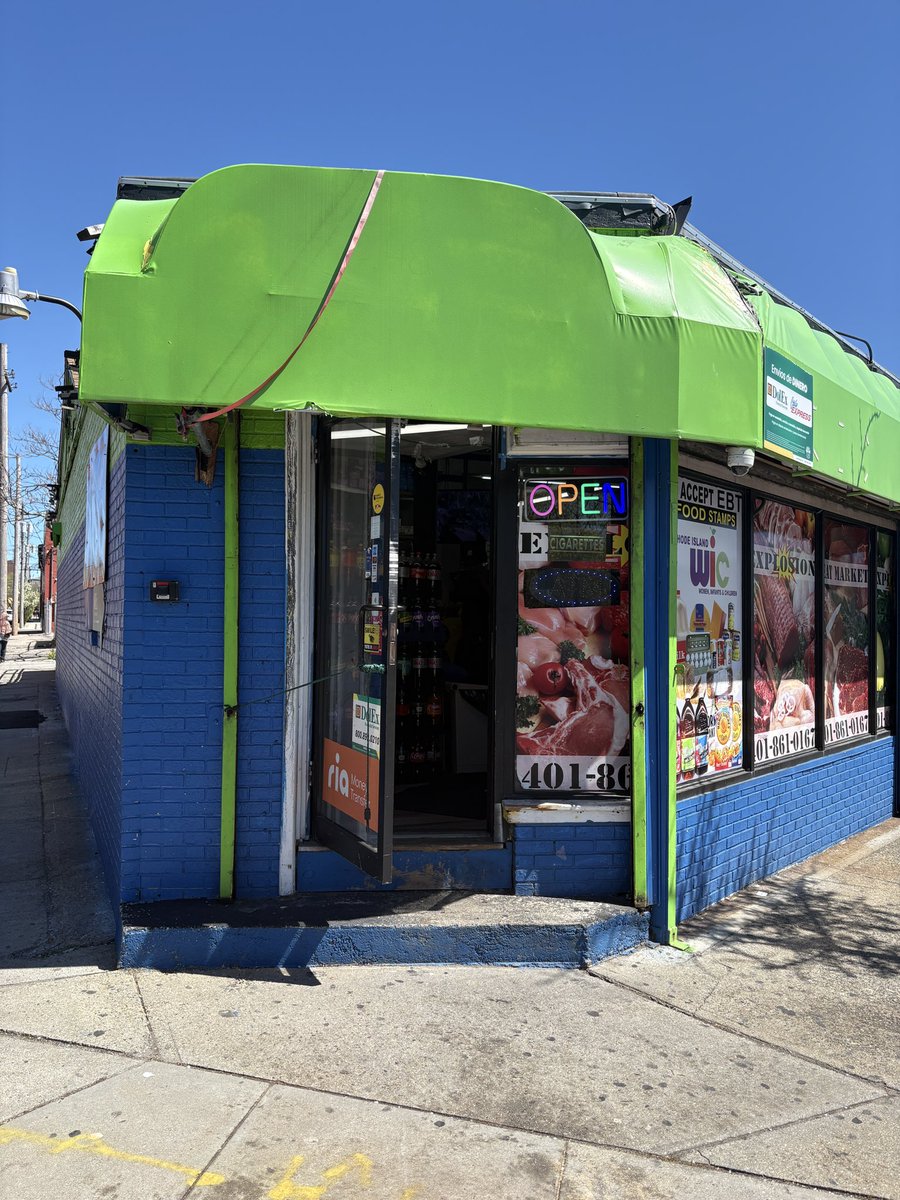 SRShift4's tweet photo. New ownership at YuYa Mini Market on Dexter St. in Providence, RI have already replaced the POS that was onsite with @SkyTabPOS from @Shift4 before even putting up signs in the building. Great local place for residents of the neighborhood. 
#SkyTabPOS #Shift4 https://t.co/di9KhflR0g