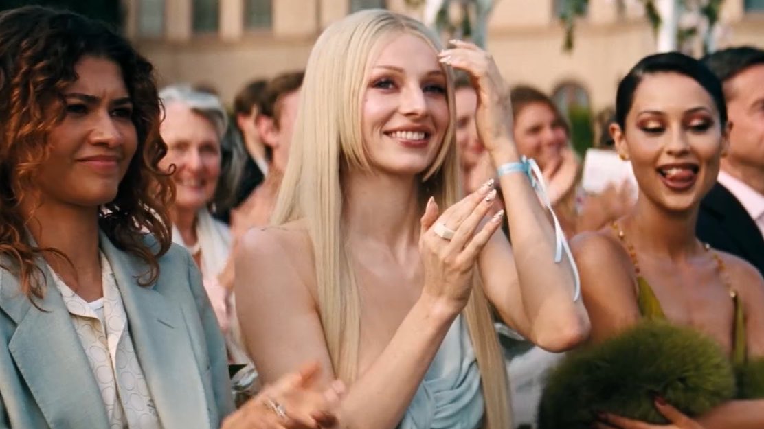 h ⋆˚࿔ tweet media