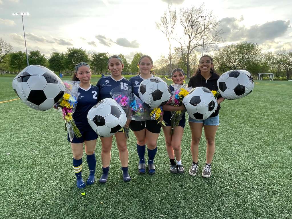 HolyTrinityAD's tweet photo. Girls' Soccer Senior Night was awesome. Congrats to Vivi, Abby, Fatima, Isa, and Yazleen! Special thanks to the coaches, players, parents, families, friends and fans for all the support in making it happen! Freshman Natasha scored the lone goal for HT. Go Tigers!! @HolyTrinityChi https://t.co/HABfJZHZ59