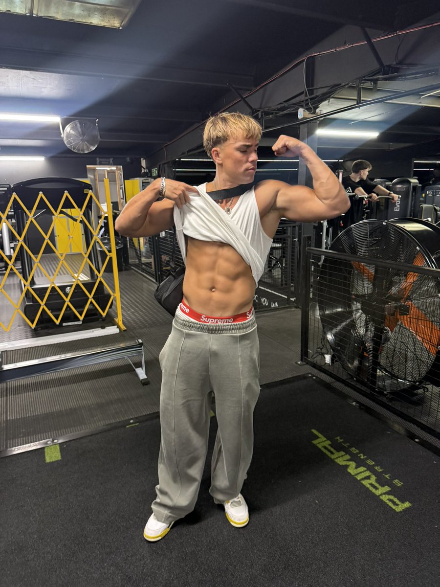 Master Chad tweet media