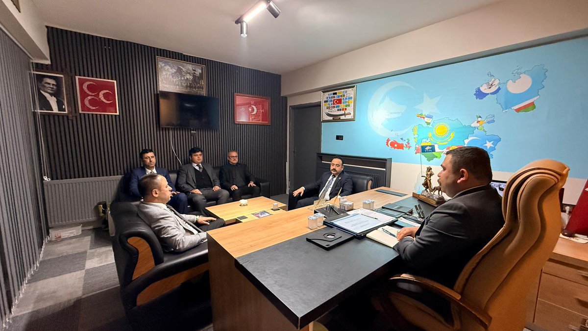 R_Demiralan's tweet photo. Ülkü Ocakları Çorum İl Başkanımız Abdullah Dalyan  öncülüğünde, İlçe Ocak Başkanlarımızın katılımıyla Sungurlu Ülkü Ocakları’nın ev sahipliğinde bir araya geldik.19 Mayıs’ta gerçekleştirilecek olan “Türk Gençliği Büyük Kurultayı” üzerine istişarelerde bulunduk. https://t.co/kOLjWiDROs