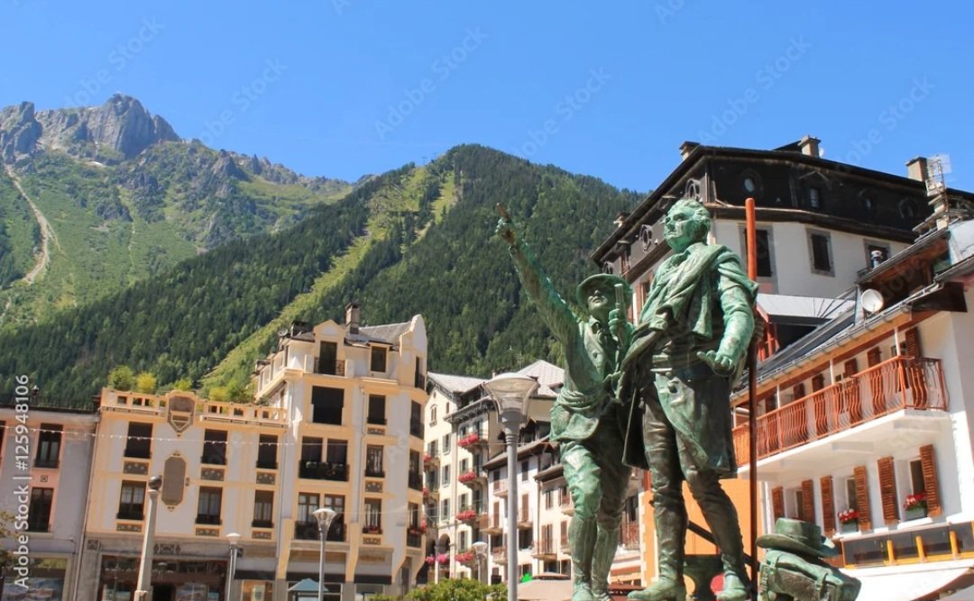 Travelsandphoto's tweet image. À Chamonix Mont Blanc. 
Photographie numérique à retrouver ici :
stock.adobe.com/fr/images/cham…

#chamonix #alps #hautesavoie