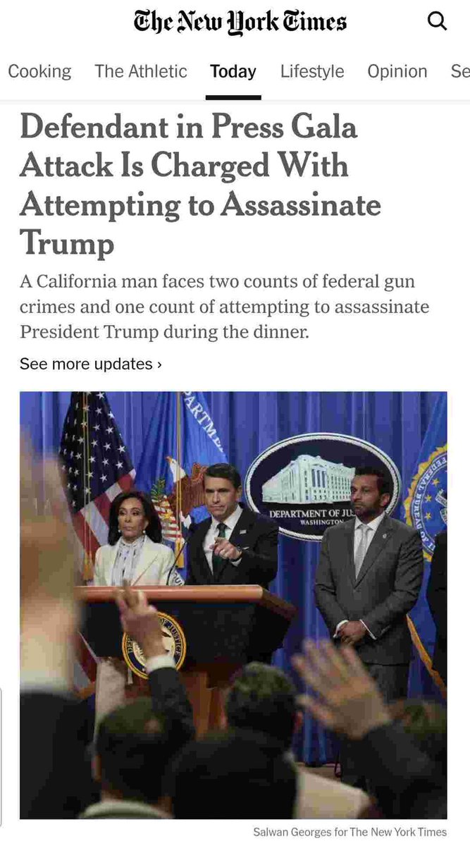<a href="/Dogrunner47/">Lee's Perspective</a> ⚫️ Black 🐈‍⬛️  makes News of the Day. Featured in <a href="/realDonaldTrump/">Donald J. Trump</a> <a href="/whca/">WHCA</a> Saturday night chaos <a href="/WSJ/">The Wall Street Journal</a> headline "Celebration disrupted by chaos" ..<a href="/sfchronicle/">San Francisco Chronicle</a> reporting.."A black 🐈‍⬛️ walked by the driveway, then paused and continued its trek around the neighborhood."🧐