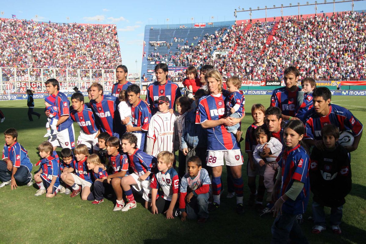 Había una época que así eran las fotos del 11 inicial de San Lorenzo.