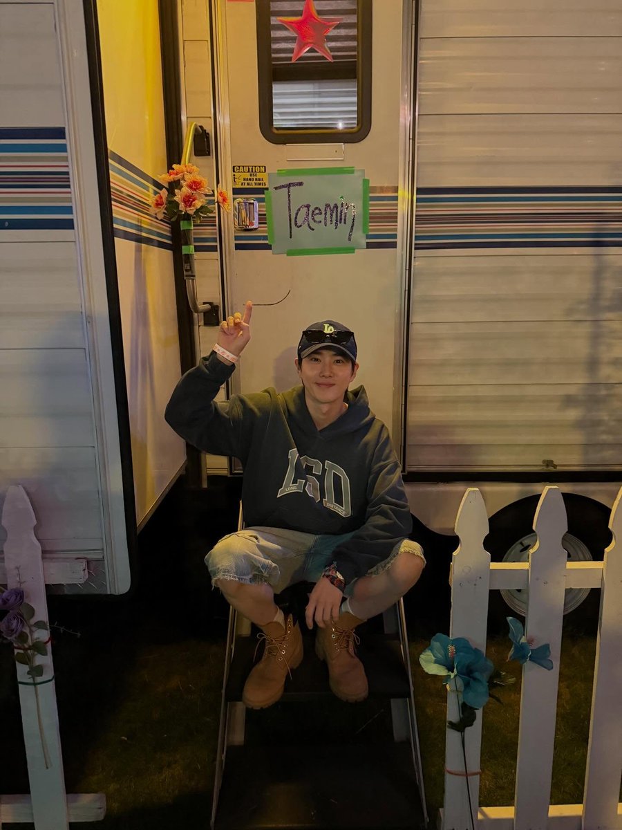 태민백업봇 𝙗𝙤𝙩 : tweet media