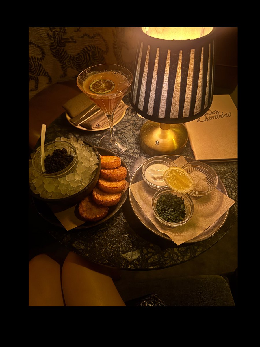 TaylorJay___'s tweet photo. Fine dining, pun intended. https://t.co/YSz4aSbU7H