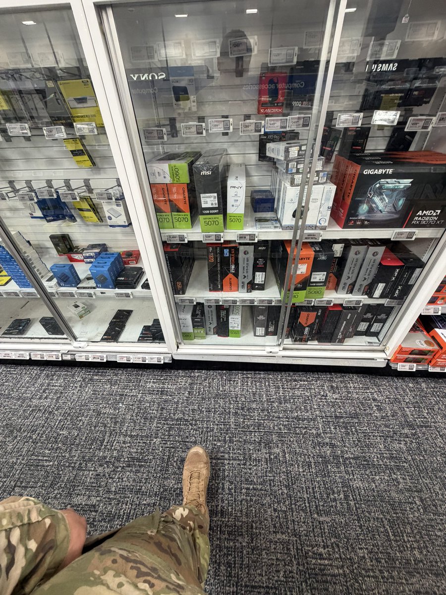 eRa Zuurg tweet media