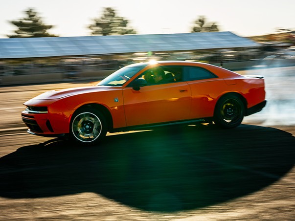 cjdrasheville's tweet image. Throttle therapy.🔥
Find your #Dodge today: fieldscjdrasheville.com or call our team (828) 667-5213
_
#FieldsCJDR #Asheville #NC #FieldsDodge