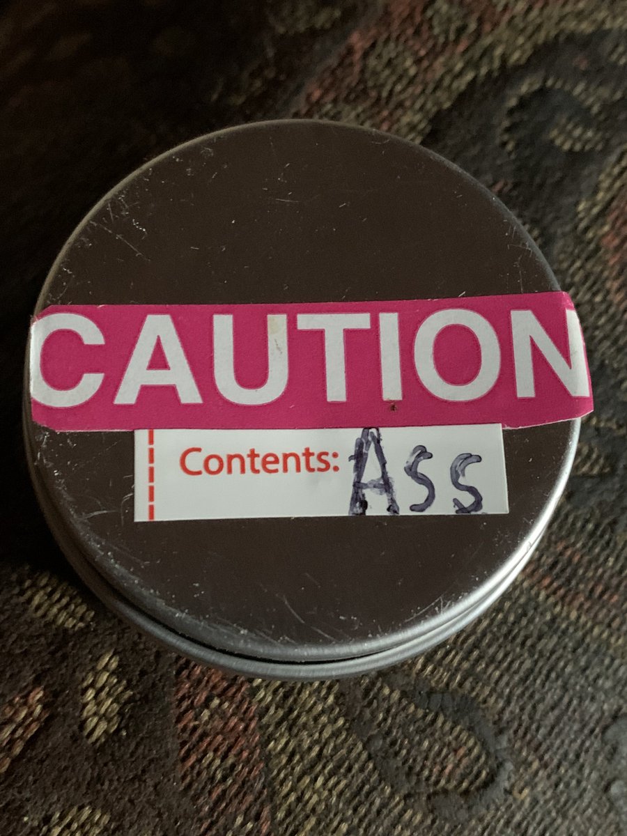 ProbablyOnLSD69's tweet image. What do u guys think could be in there?? #ass #can #ASSCAN #CAUTION #UnsolvedMysteries