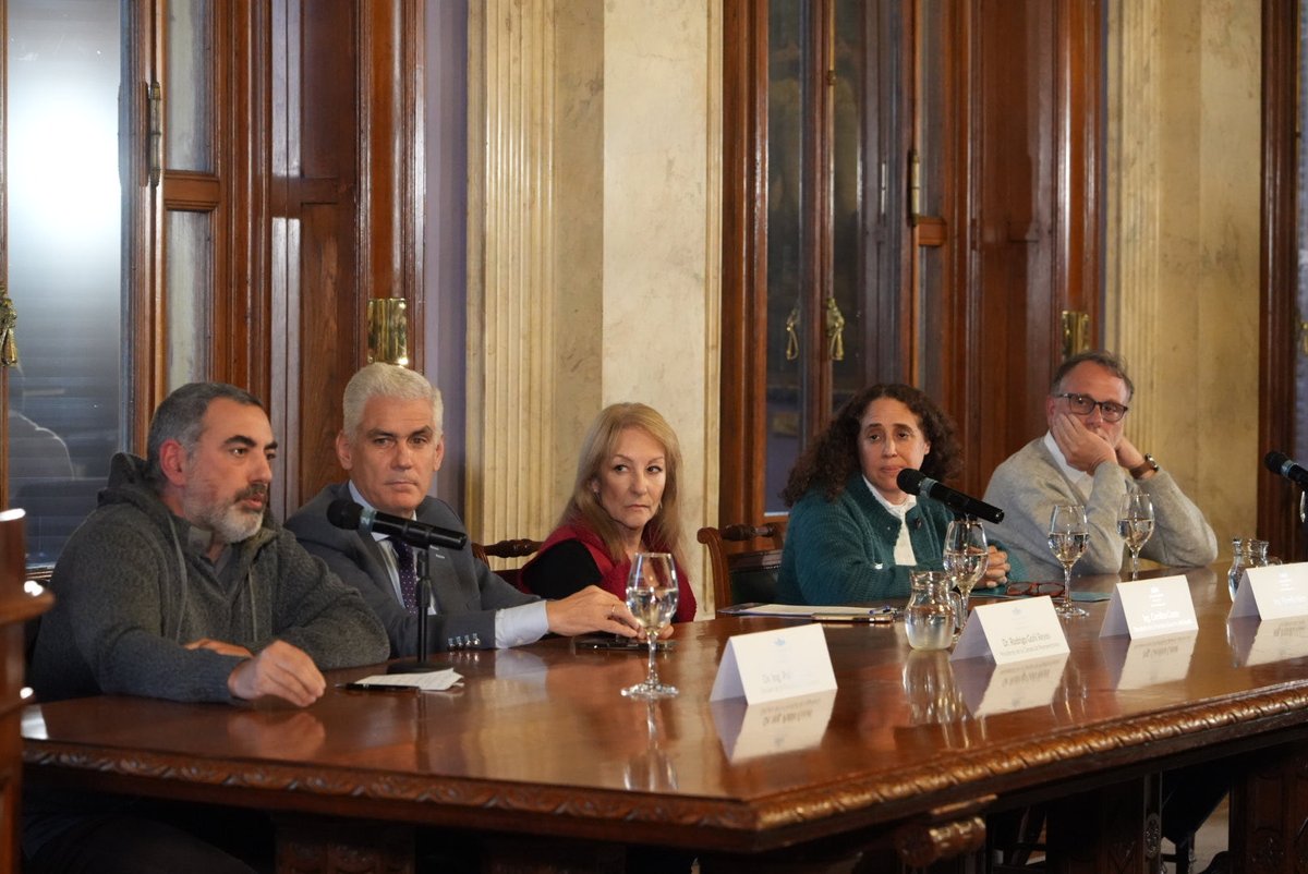 Diputados UY tweet media